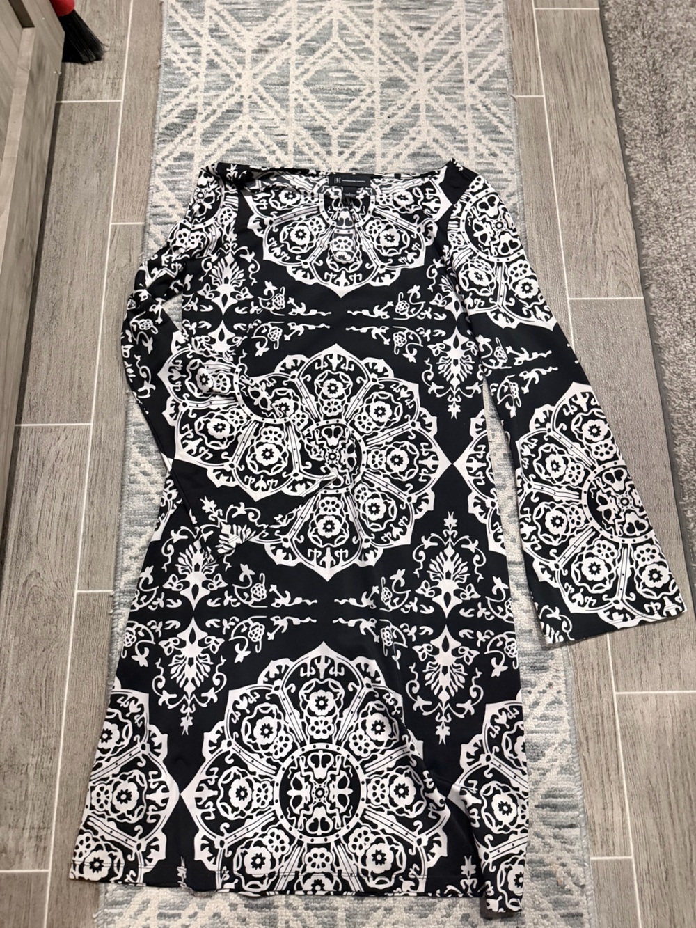 INC International Concepts Black and White Medallion Long Sleeve Dress